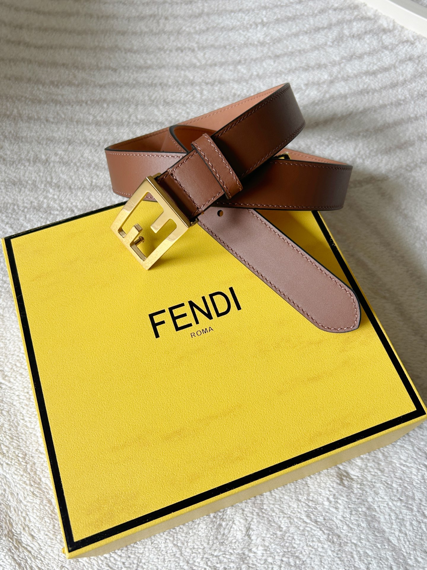 Fashionable Double-F Button Belt by Ms. Findl: High-Quality Classic Design. - 图片 1