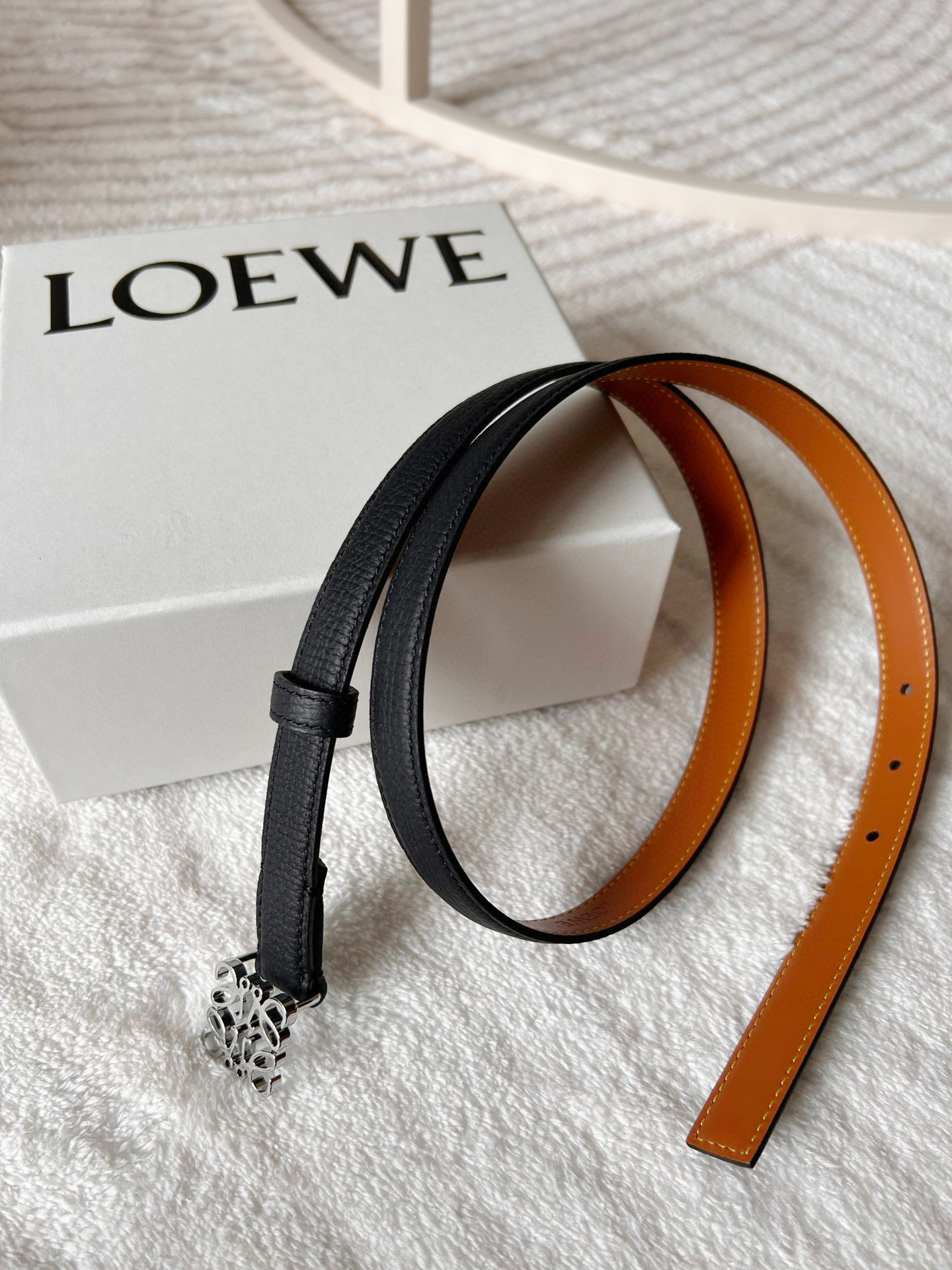 Elegant Women’s Belt: Craftsmanship and Aesthetics in Fine Detail - 图片 3