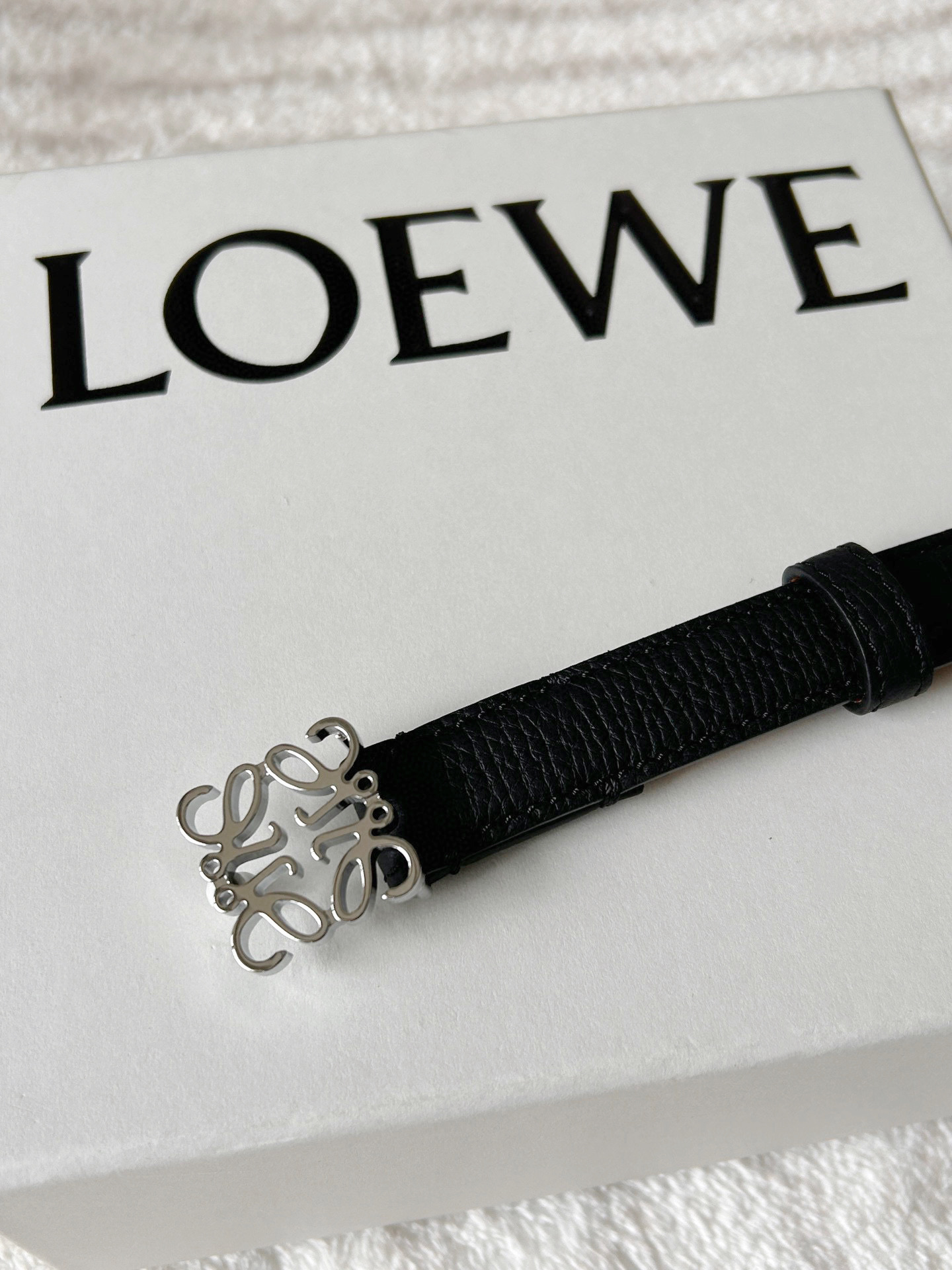 Elegant Women’s Belt: Craftsmanship and Aesthetics in Fine Detail - 图片 4
