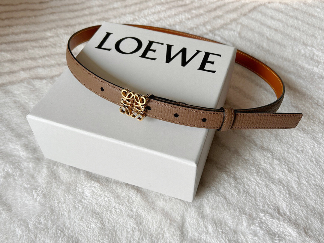 Chic and Classic: 2.0 cm Wide Belt with Gold Metal Button - 图片 8