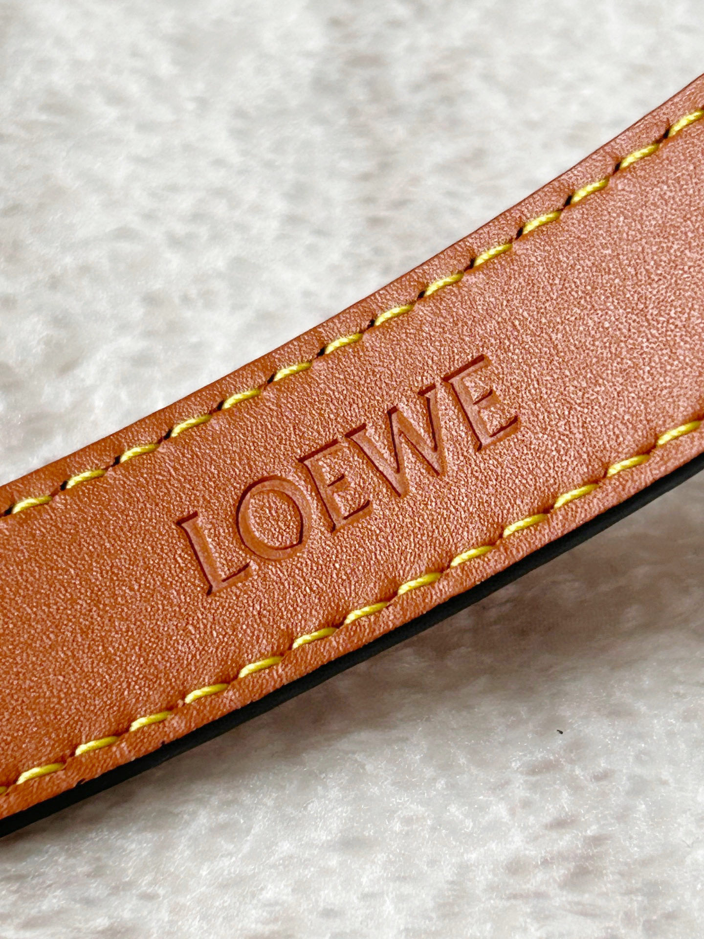 Elegant Women’s Belt: Craftsmanship and Aesthetics in a Classic Design - 图片 8