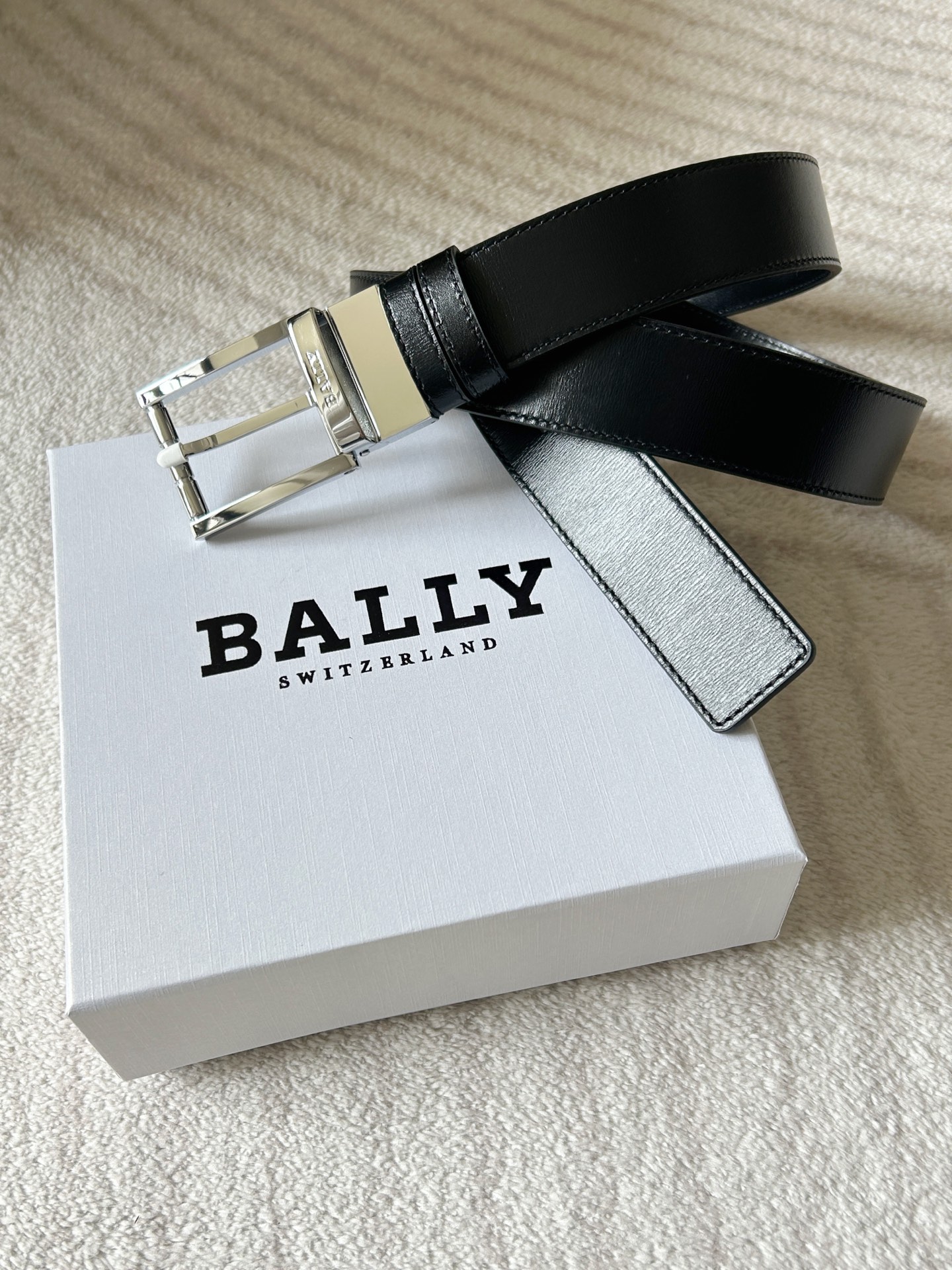 Bally Men’s Leather Belt: Modern Style with Double Belts, 3.4cm Width.