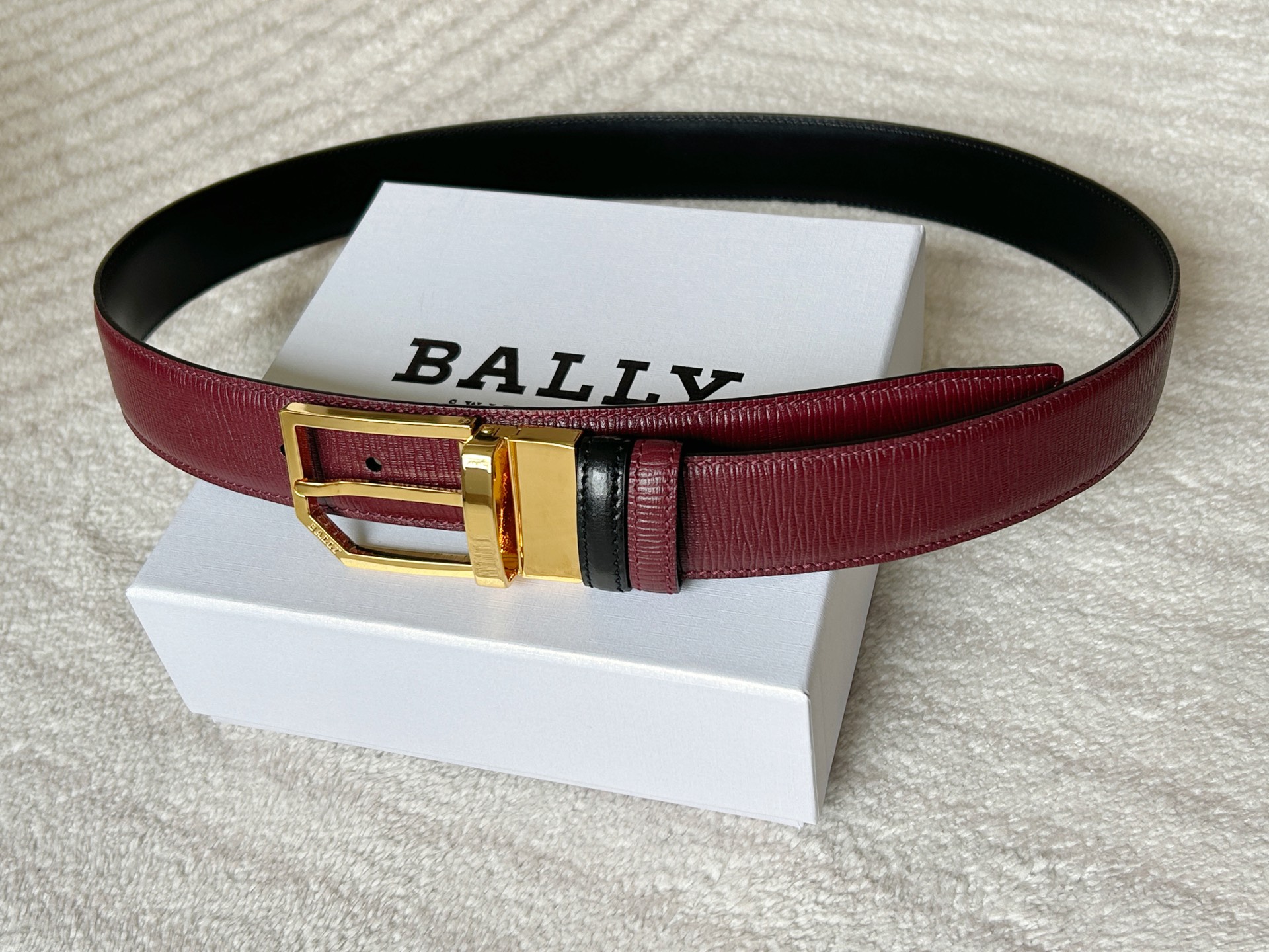 Bally Men’s Double Belt: Modern Style with Classic Black and White Stripes - 图片 7
