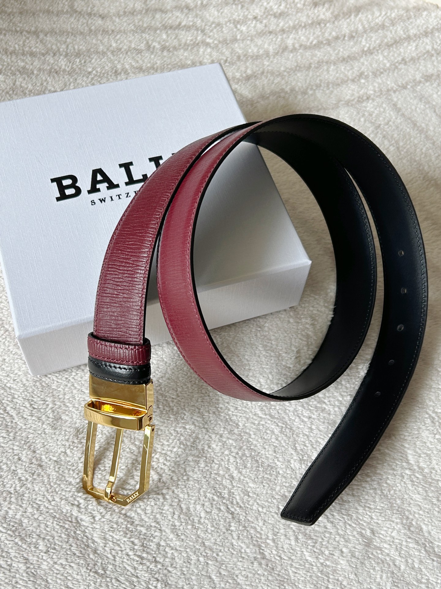 Bally Men’s Double Belt: Modern Style with Classic Black and White Stripes - 图片 5