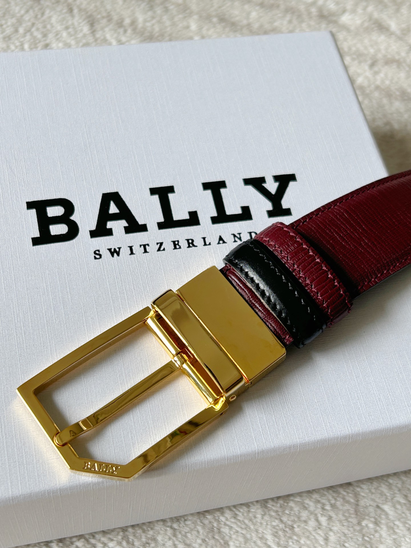 Bally Men’s Double Belt: Modern Style with Classic Black and White Stripes - 图片 2