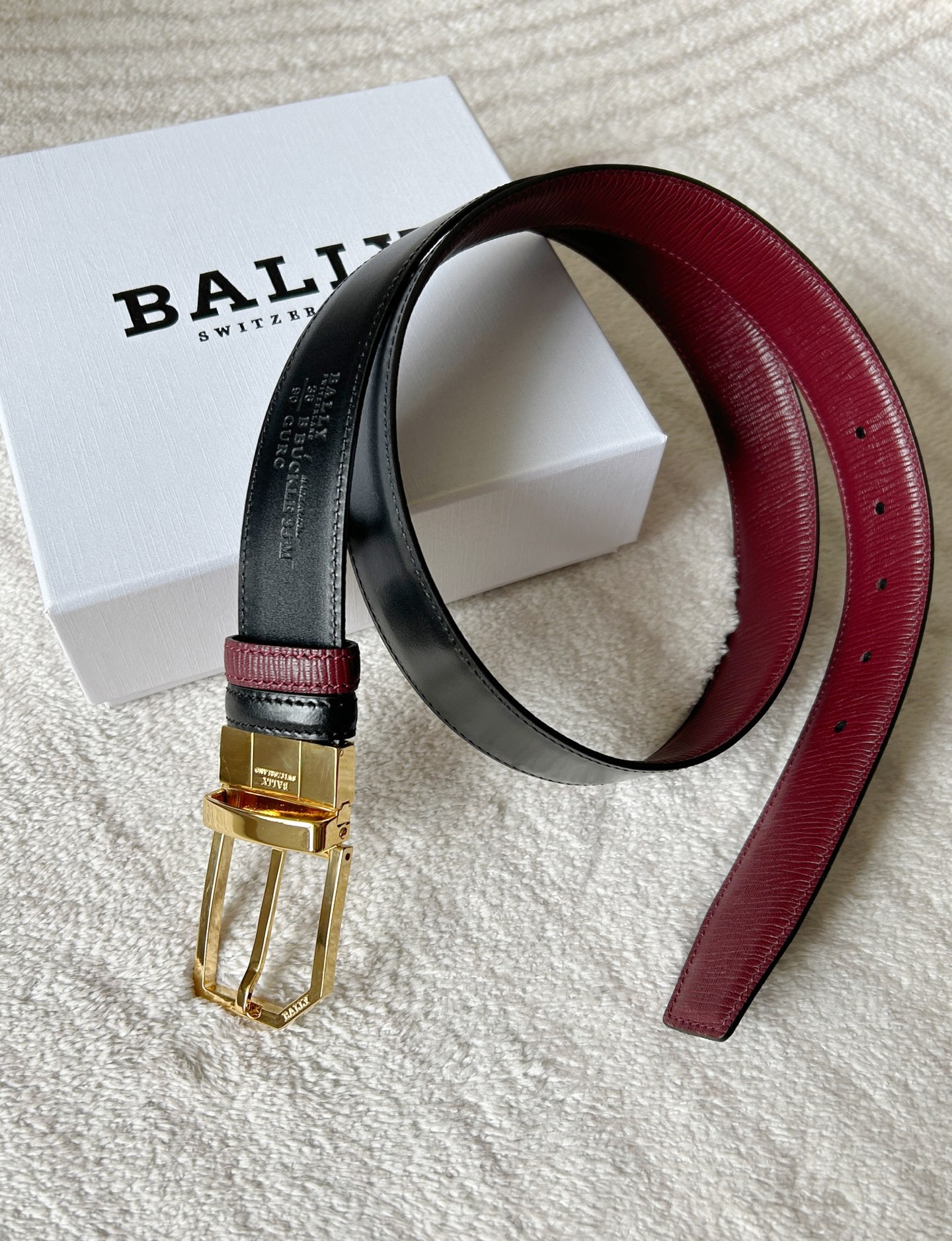 Bally Men’s Double Belt: Modern Style with Classic Black and White Stripes - 图片 8