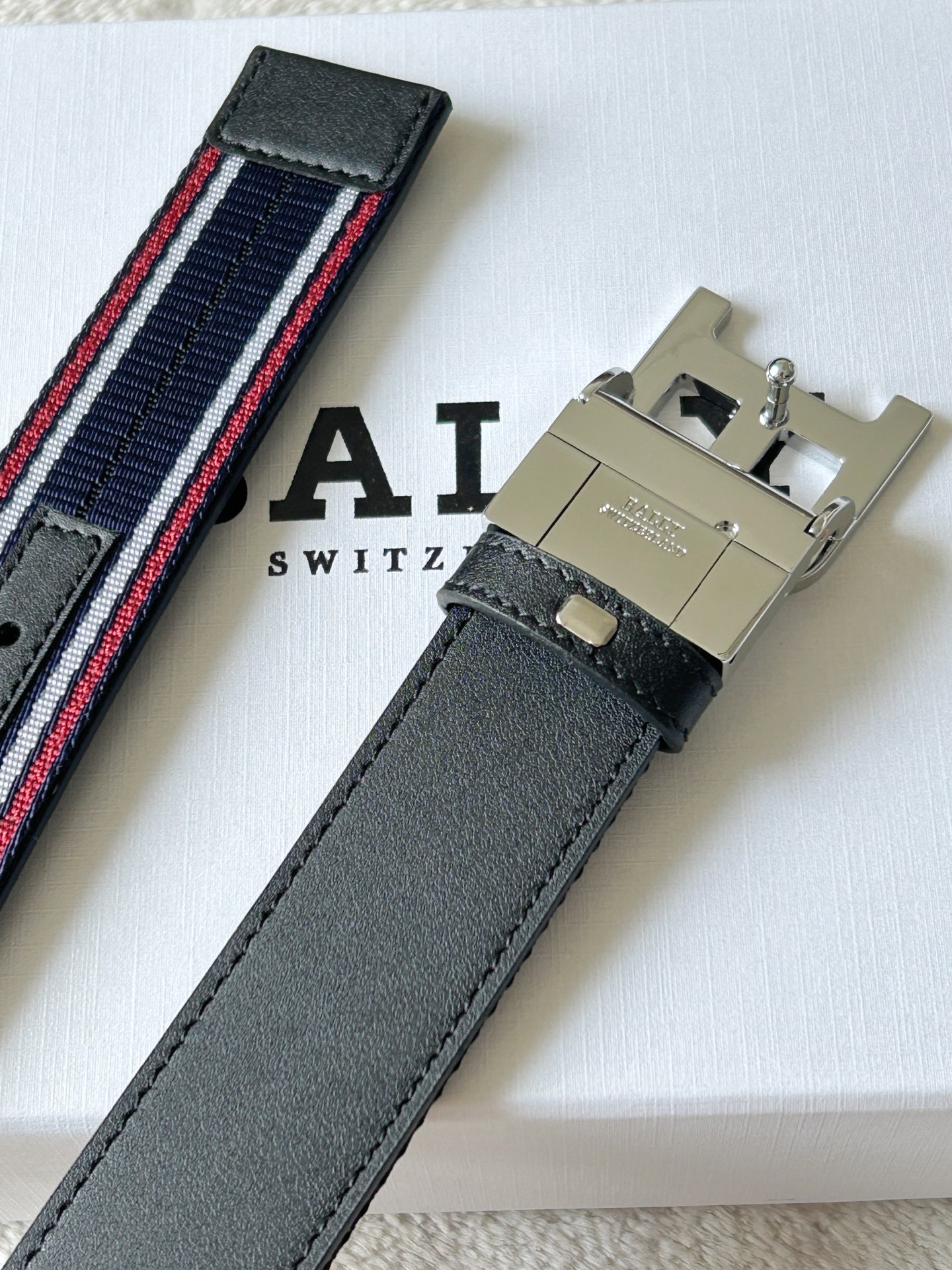High-End BALLY Recreational Belt with Original Leather and Silver Metal Detail - 图片 4
