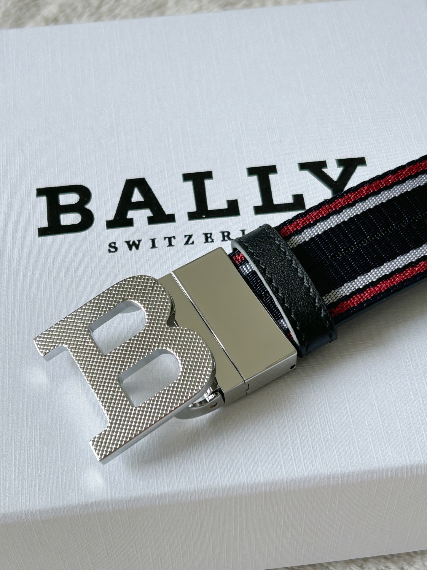 High-End BALLY Recreational Belt with Original Leather and Silver Metal Detail - 图片 3
