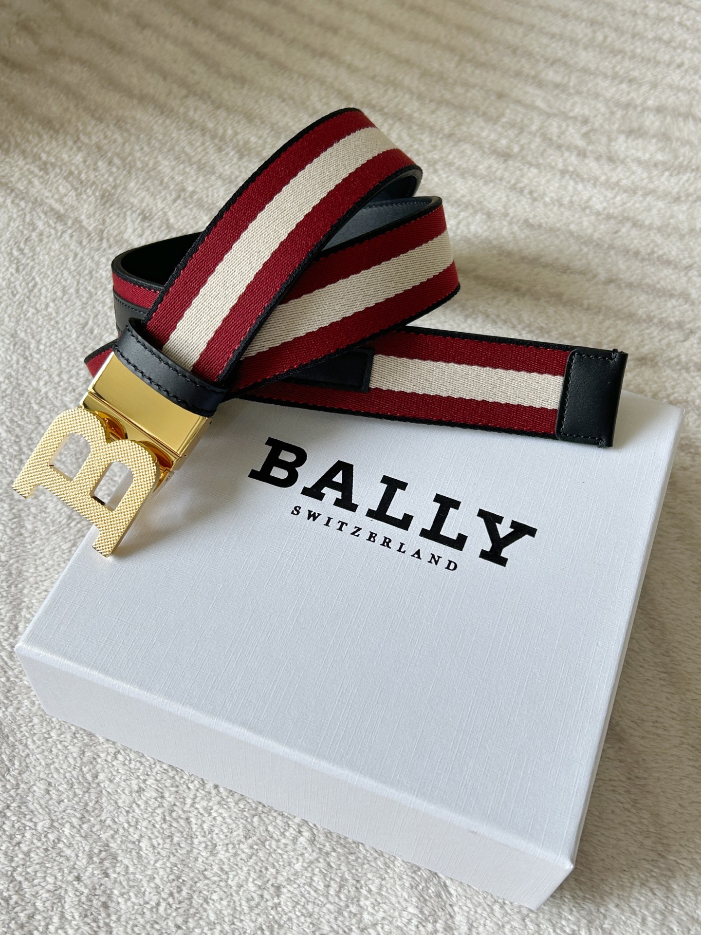 High-Quality Bally Men’s Recreational Belt with BBUCKLE Design and Silver Metal Detail - 图片 3