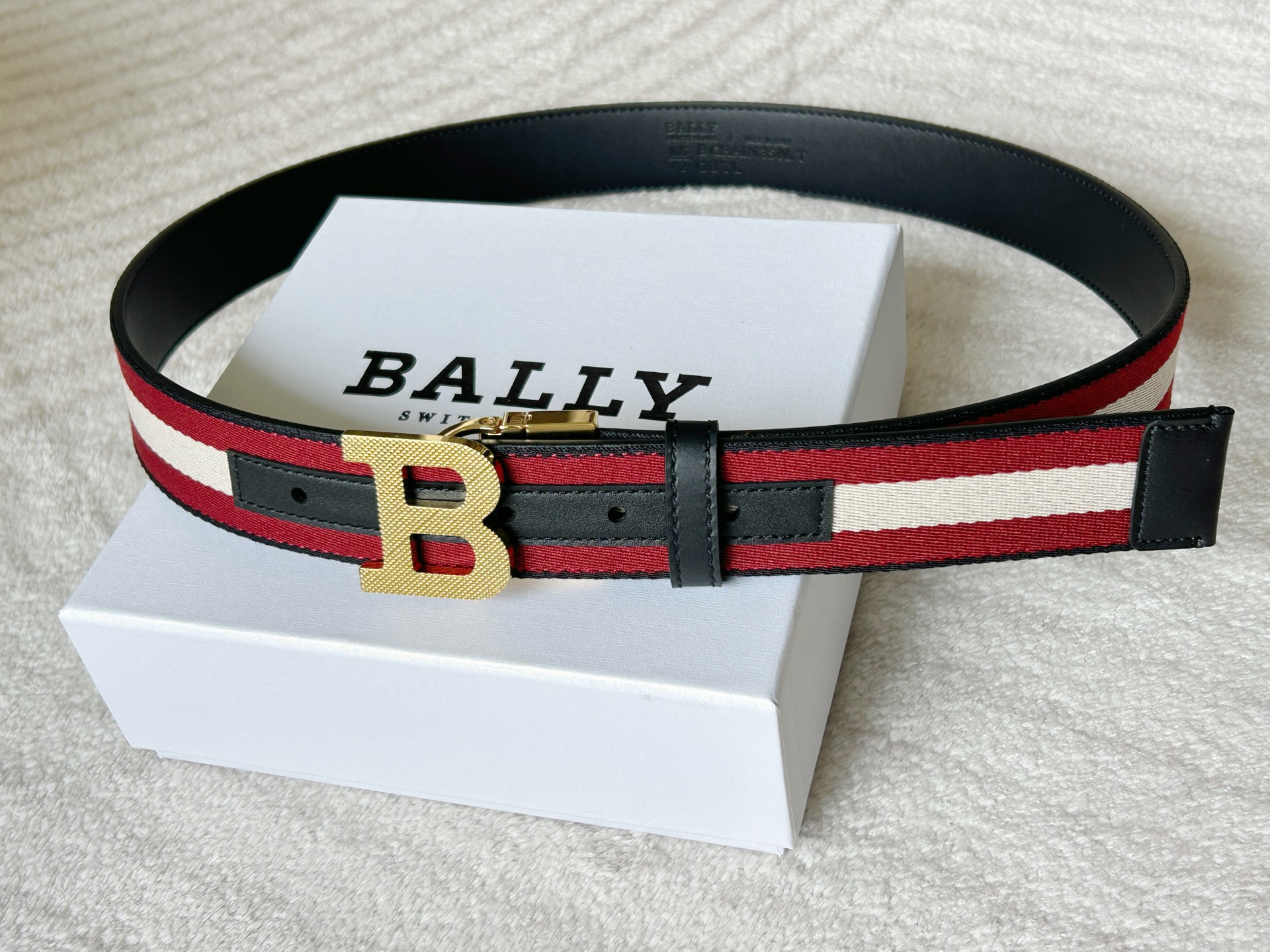 High-Quality Bally Men’s Recreational Belt with BBUCKLE Design and Silver Metal Detail - 图片 7