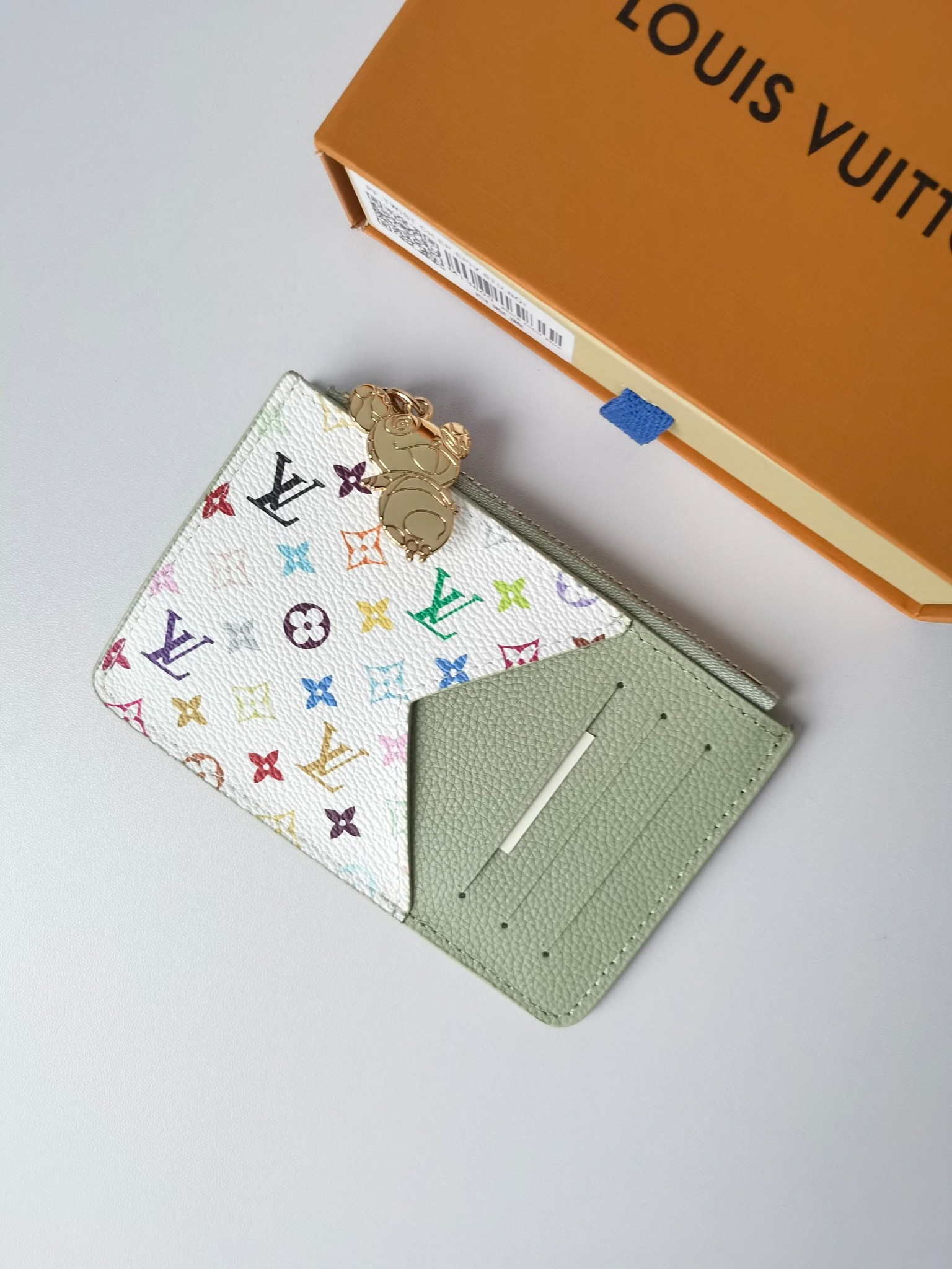 Louis Vuitton x Romy Cards in No. 13800 Green: Zenium Collection Highlight - 图片 3