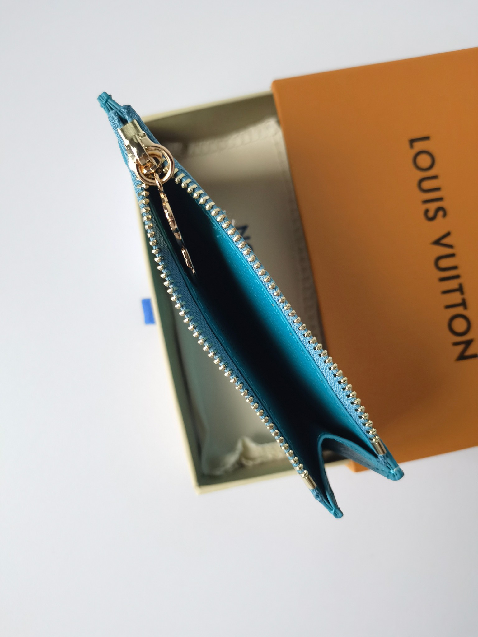 Louis Vuitton x Romy Cards: Fresh Monogram Empreinte Leather in Blue Zenium - 图片 7