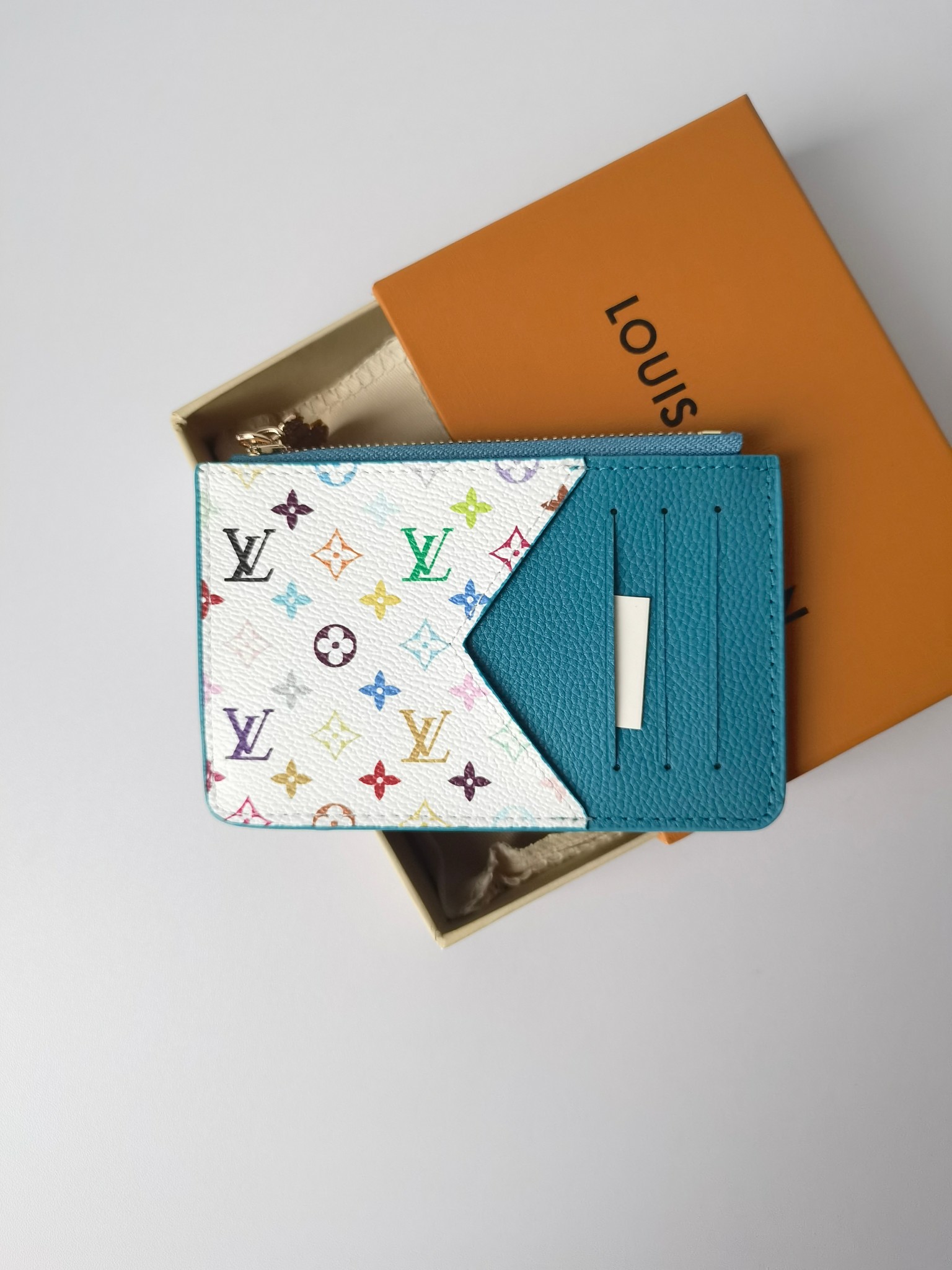 Louis Vuitton x Romy Cards: Fresh Monogram Empreinte Leather in Blue Zenium - 图片 9
