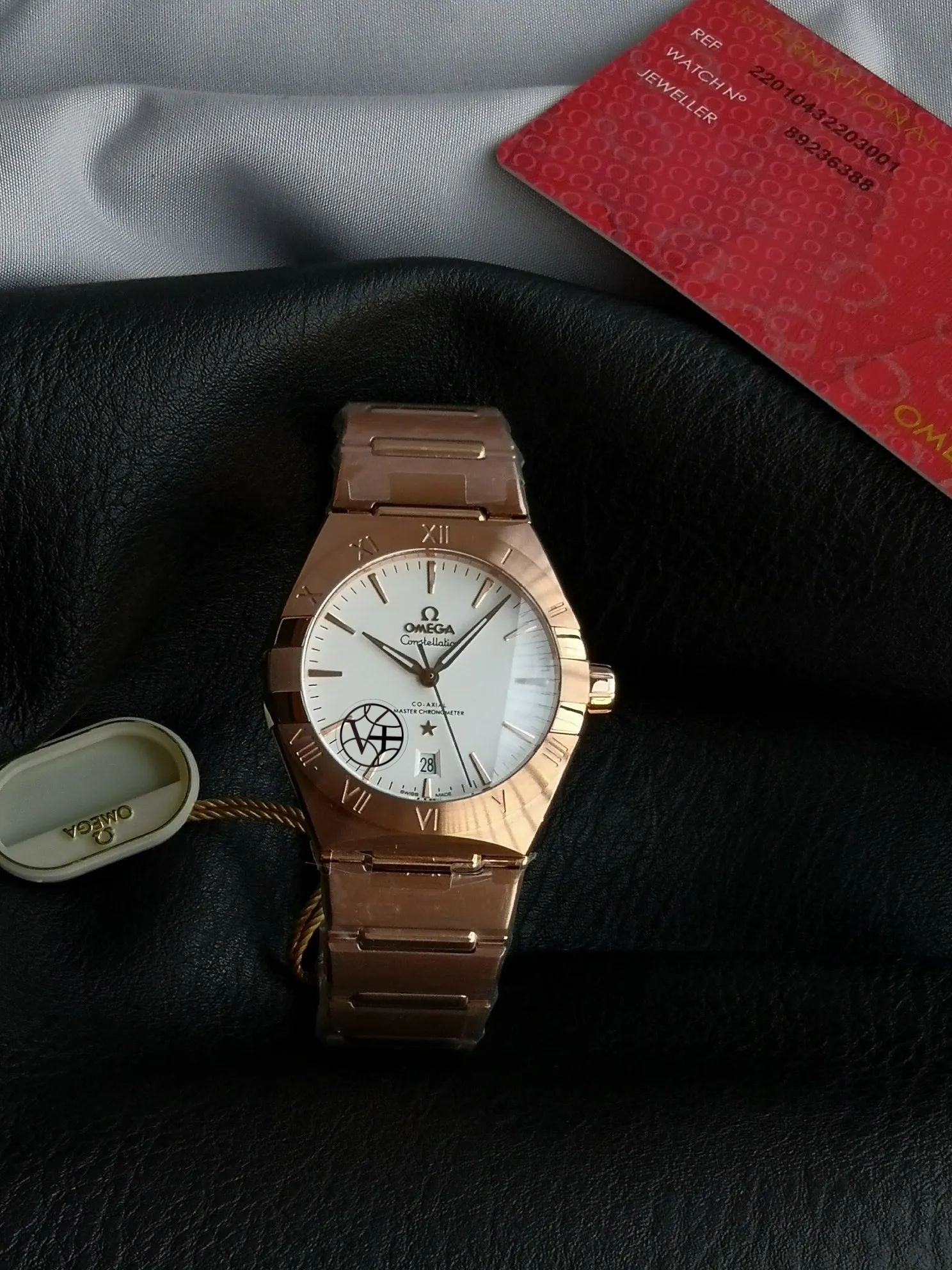 “3565 V+ Omega 39mm Constellation Series: High-Quality Upgrade with Visible Cores and Comfortable Design” - 图片 5