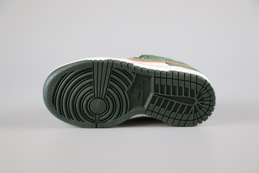 图片[3]-新款出货 原装 NK SB Dunk Low Pro 新款低邦时尚童鞋 联名款304292-335 尺码：24 25 26 27 28 29.5 30 31 32 33.5 34 35 36 37.5-选品中心