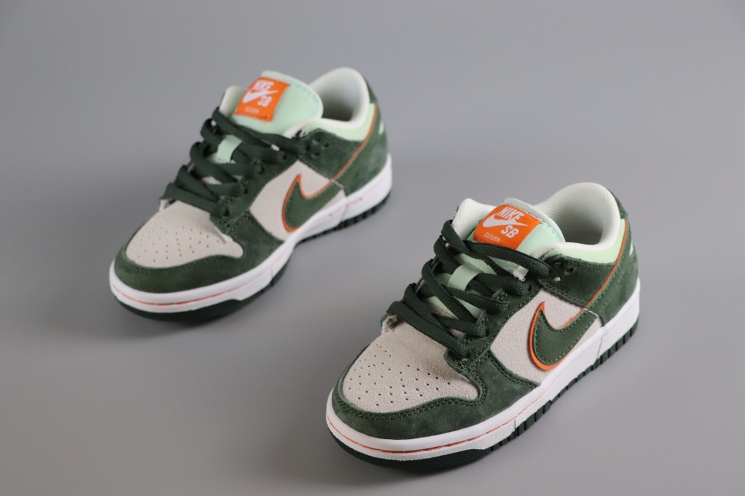 图片[6]-新款出货 原装 NK SB Dunk Low Pro 新款低邦时尚童鞋 联名款304292-335 尺码：24 25 26 27 28 29.5 30 31 32 33.5 34 35 36 37.5-选品中心