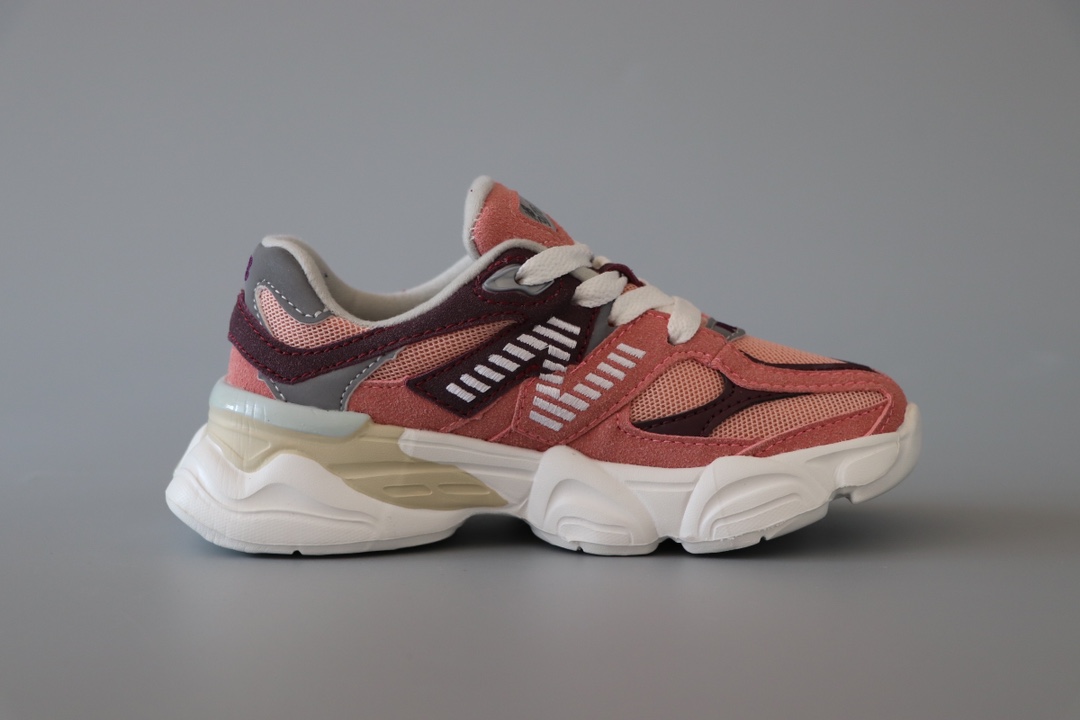图片[2]-新百伦 New Balance NB9060童鞋26-37 海外版配色不仅显档次，鞋子也更轻盈❗️时尚大气的外观设计，学生必入的百搭童鞋款❗️-选品中心