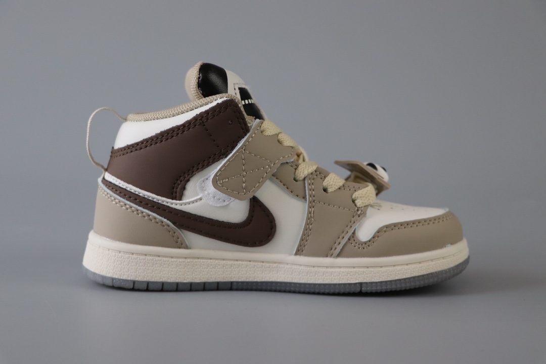 图片[2]-乔一新款亮灯熊猫儿童中帮魔术贴运动鞋 尺码：24-37 乔一款式设计，百搭又时髦🆒 鞋舌可亮灯，真的超好看😍 魔术贴设计，🉑️拆卸的可爱卡通 独家首发，推荐get✔️-选品中心