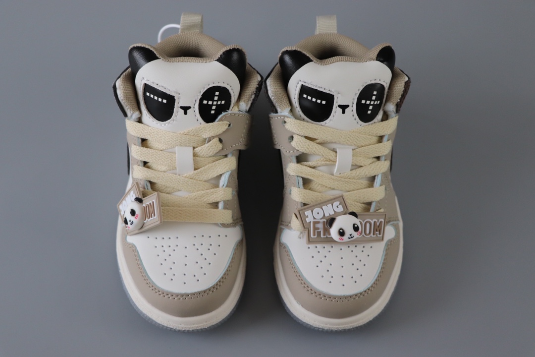 图片[4]-乔一新款亮灯熊猫儿童中帮魔术贴运动鞋 尺码：24-37 乔一款式设计，百搭又时髦🆒 鞋舌可亮灯，真的超好看😍 魔术贴设计，🉑️拆卸的可爱卡通 独家首发，推荐get✔️-选品中心