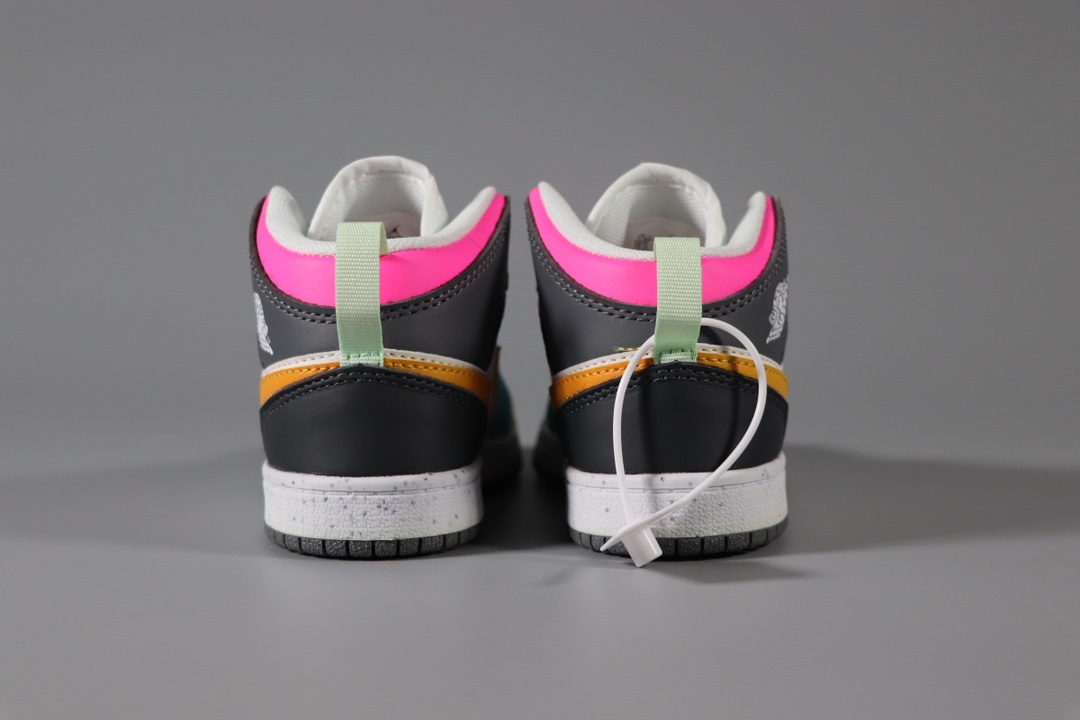 图片[4]-乔丹 Air Jordan 1（GS）乔丹高帮童鞋 时尚板鞋FN1188-100 尺码：22 23 24 25 26 27 28 29.5 30 31 32 33.5 34 35 36 37-选品中心