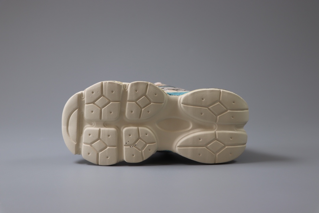 图片[3]-新百伦 New Balance NB9060童鞋26-37 海外版配色不仅显档次，鞋子也更轻盈❗️时尚大气的外观设计，学生必入的百搭童鞋款❗️-选品中心