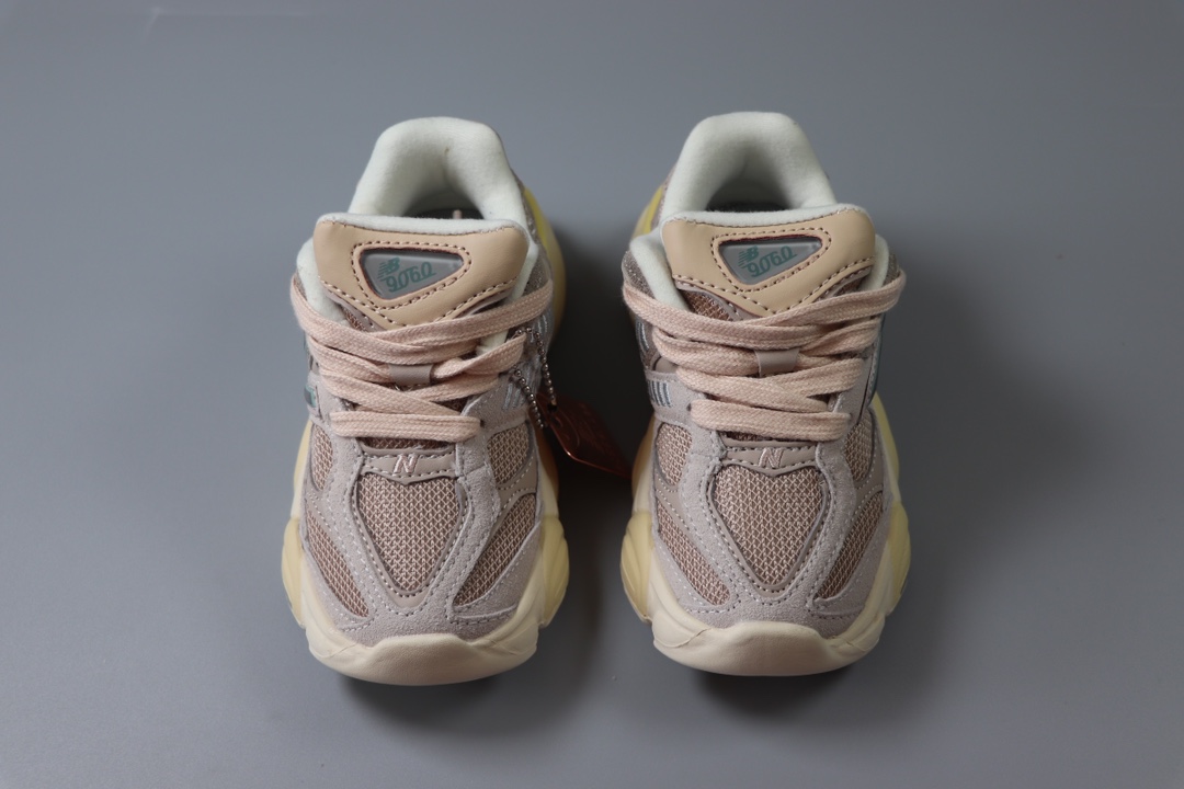 图片[5]-新百伦 New Balance NB9060童鞋26-37 海外版配色不仅显档次，鞋子也更轻盈❗️时尚大气的外观设计，学生必入的百搭童鞋款❗️-选品中心