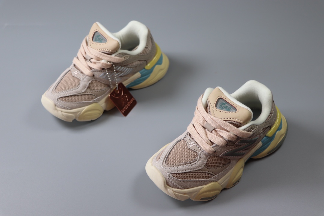图片[6]-新百伦 New Balance NB9060童鞋26-37 海外版配色不仅显档次，鞋子也更轻盈❗️时尚大气的外观设计，学生必入的百搭童鞋款❗️-选品中心