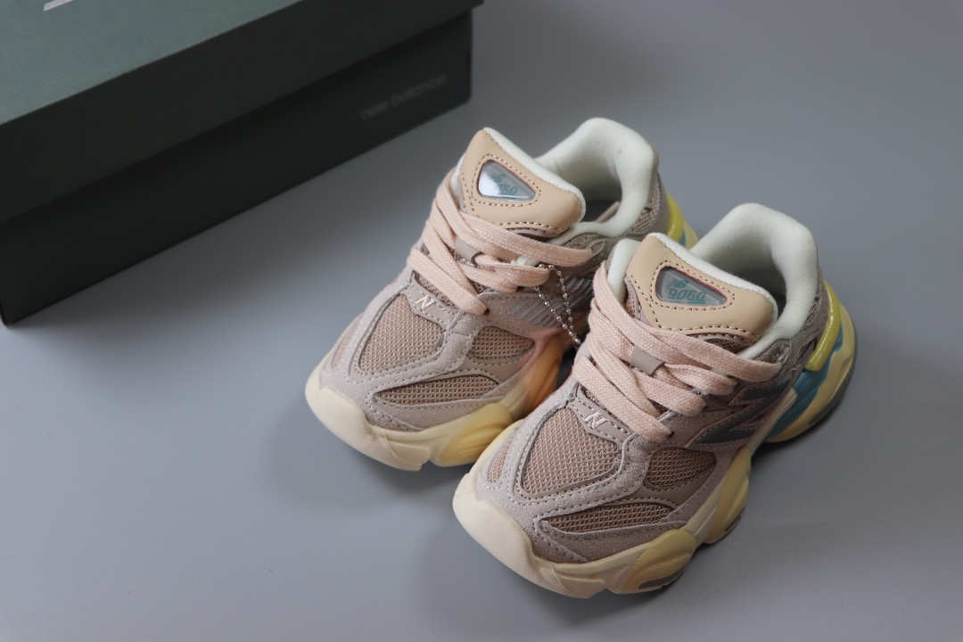 图片[9]-新百伦 New Balance NB9060童鞋26-37 海外版配色不仅显档次，鞋子也更轻盈❗️时尚大气的外观设计，学生必入的百搭童鞋款❗️-选品中心