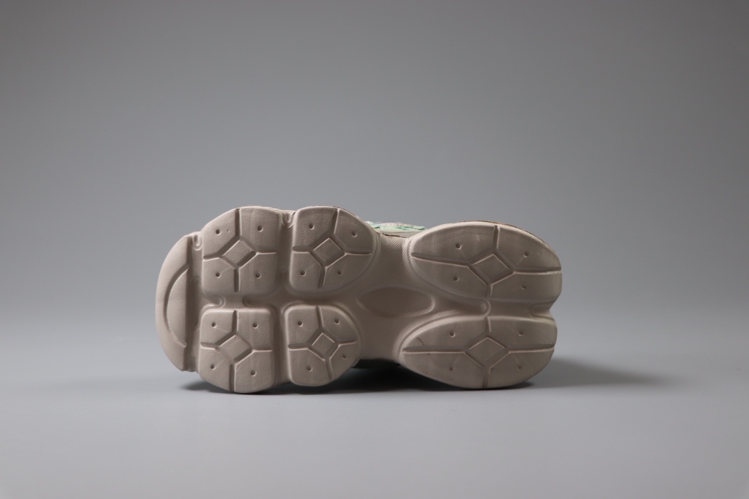 图片[3]-新百伦 New Balance NB9060童鞋26-37 海外版配色不仅显档次，鞋子也更轻盈❗️时尚大气的外观设计，学生必入的百搭童鞋款❗️-选品中心