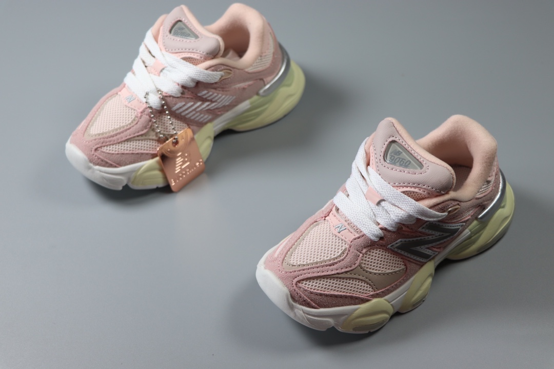 图片[6]-新百伦 New Balance NB9060童鞋26-37 海外版配色不仅显档次，鞋子也更轻盈❗️时尚大气的外观设计，学生必入的百搭童鞋款❗️-选品中心