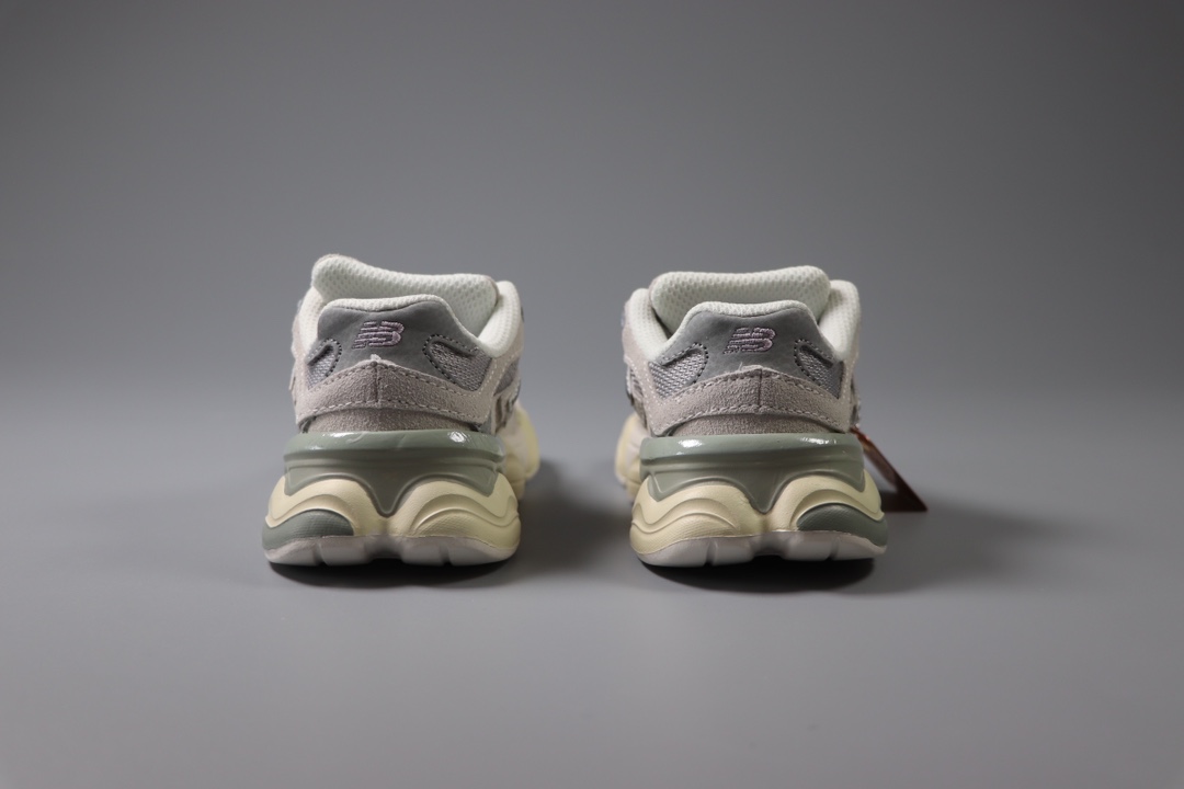 图片[4]-新百伦 New Balance NB9060童鞋26-37 海外版配色不仅显档次，鞋子也更轻盈❗️时尚大气的外观设计，学生必入的百搭童鞋款❗️-选品中心