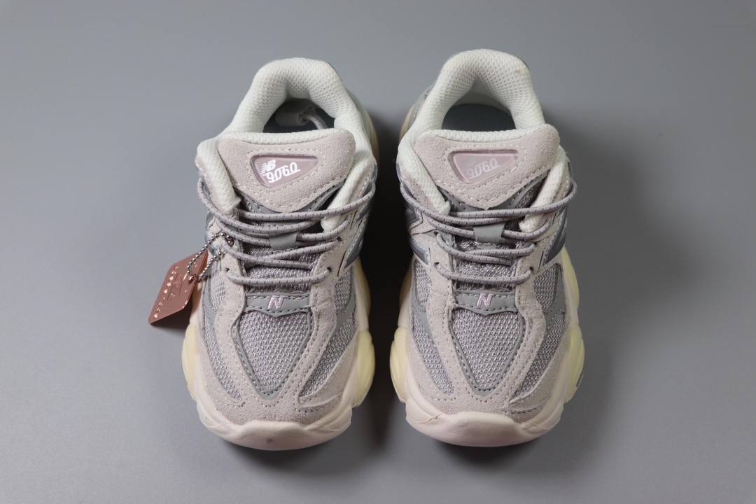 图片[5]-新百伦 New Balance NB9060童鞋26-37 海外版配色不仅显档次，鞋子也更轻盈❗️时尚大气的外观设计，学生必入的百搭童鞋款❗️-选品中心