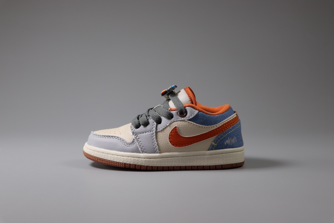 乔丹 Air Jordan 1（GS）乔丹低帮童鞋 时尚板鞋 尺码：22 23 24 25 26 27 28 29.5 30 31 32 33.5 34 35 36 37-选品中心