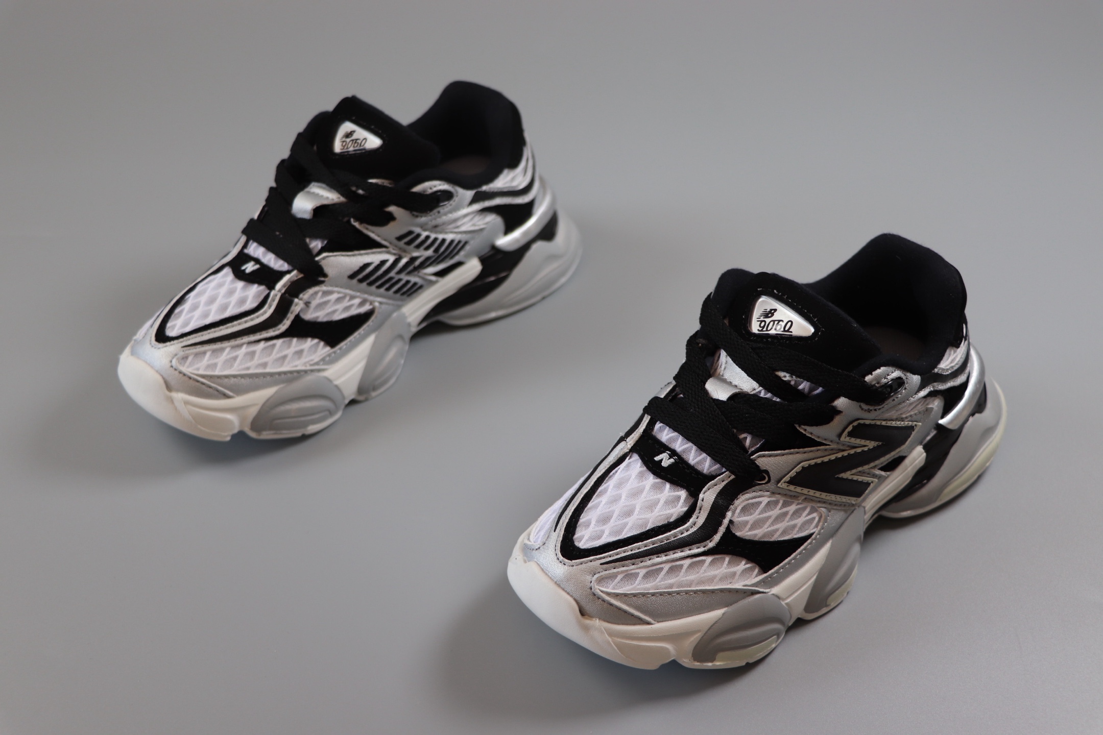 图片[6]-新百伦 New Balance NB9060童鞋26-37 海外版配色不仅显档次，鞋子也更轻盈❗️时尚大气的外观设计，学生必入的百搭童鞋款❗️-选品中心