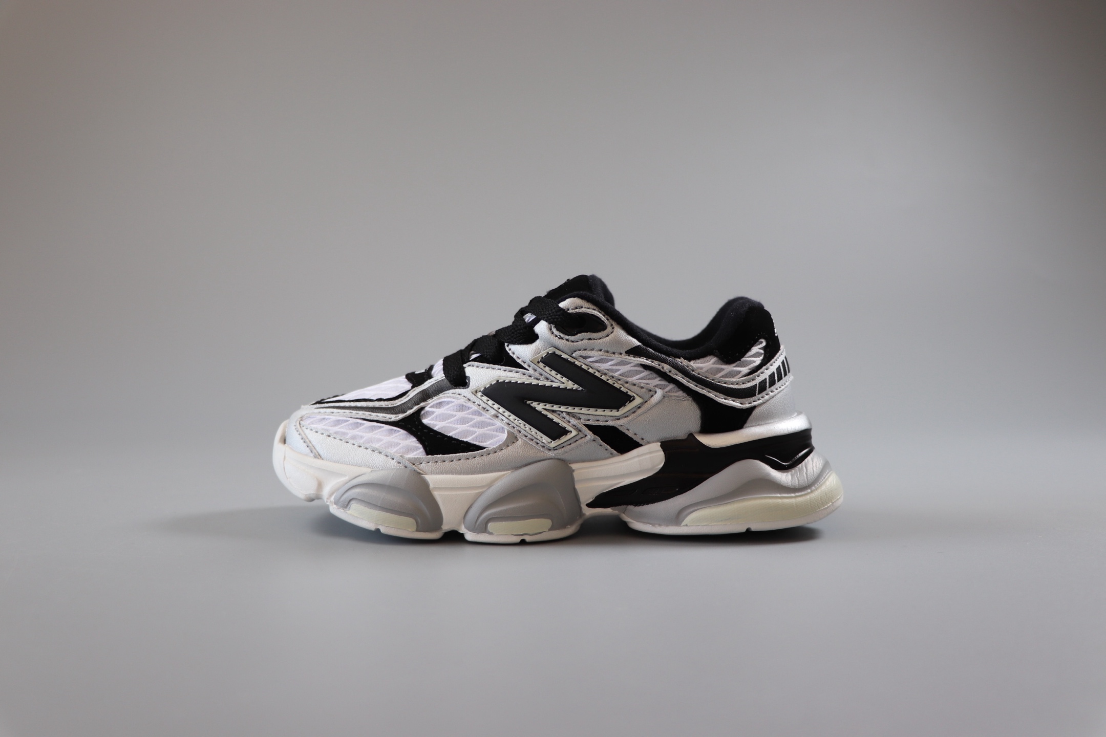 新百伦 New Balance NB9060童鞋26-37 海外版配色不仅显档次，鞋子也更轻盈❗️时尚大气的外观设计，学生必入的百搭童鞋款❗️-选品中心