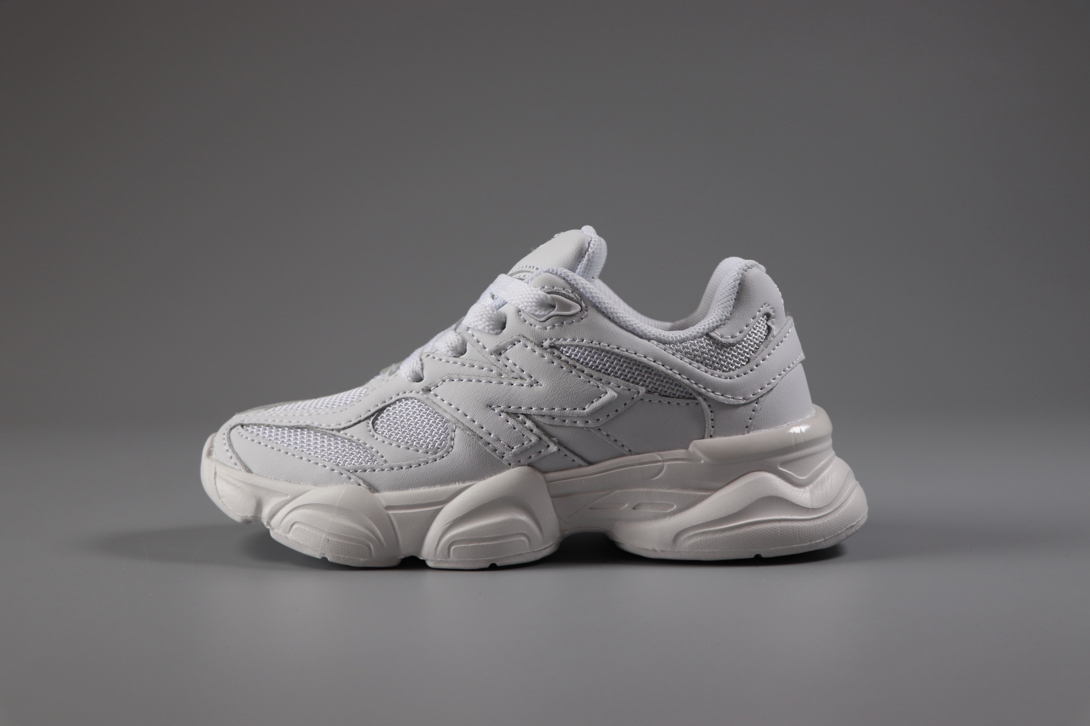 新百伦 New Balance NB9060童鞋26-37 海外版配色不仅显档次，鞋子也更轻盈❗️时尚大气的外观设计，学生必入的百搭童鞋款❗️-选品中心