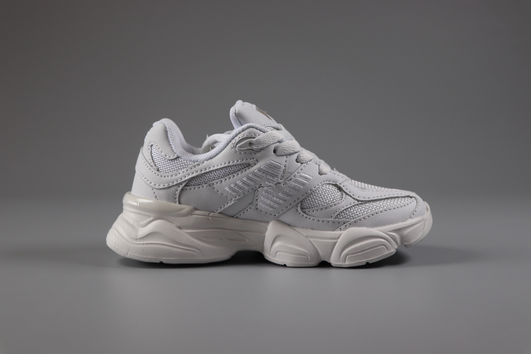 图片[2]-新百伦 New Balance NB9060童鞋26-37 海外版配色不仅显档次，鞋子也更轻盈❗️时尚大气的外观设计，学生必入的百搭童鞋款❗️-选品中心