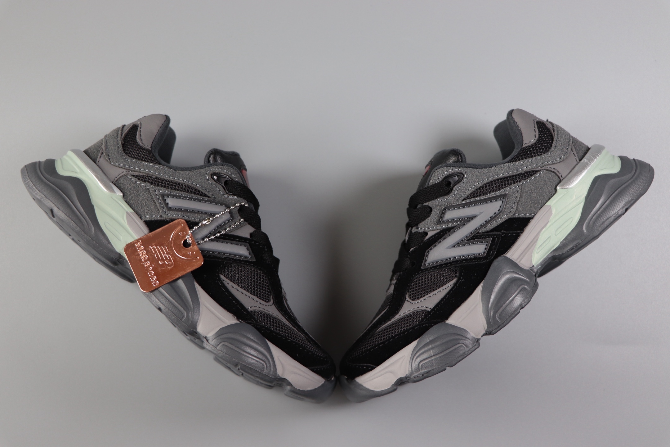 图片[8]-新百伦 New Balance NB9060童鞋26-37 海外版配色不仅显档次，鞋子也更轻盈❗️时尚大气的外观设计，学生必入的百搭童鞋款❗️-选品中心