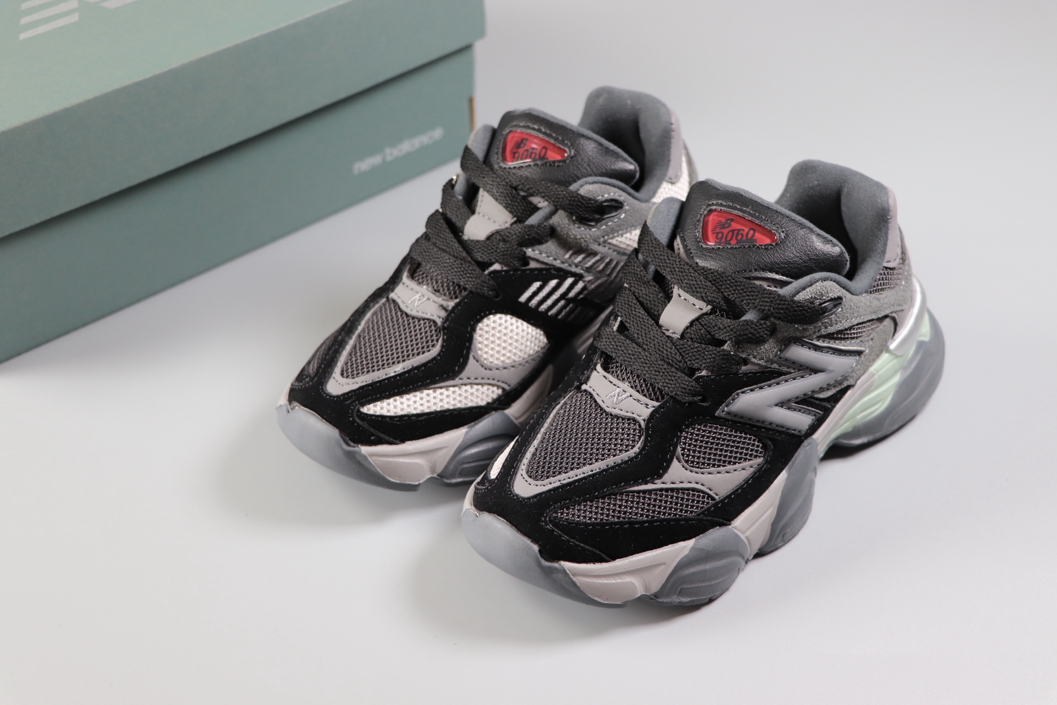 图片[9]-新百伦 New Balance NB9060童鞋26-37 海外版配色不仅显档次，鞋子也更轻盈❗️时尚大气的外观设计，学生必入的百搭童鞋款❗️-选品中心