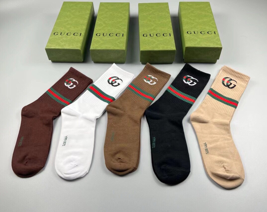 Gucci古奇️大G家新品长筒袜子️一盒五双罗口处双G标志搭配红绿条特显高大上纯棉材质透气舒适运动休闲百