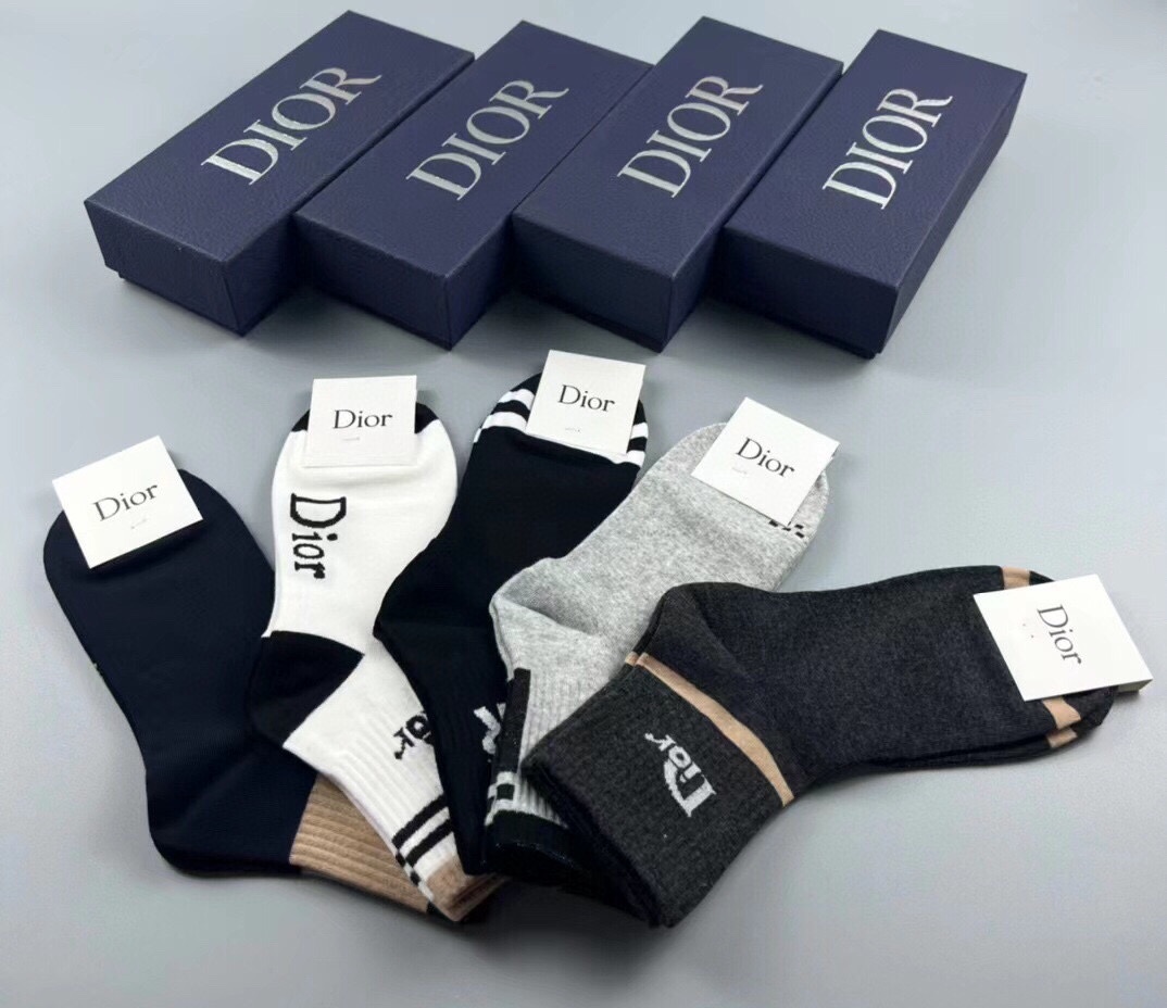 Dior迪奥️D家新品男款袜子️一盒五双提花品牌logo简单大气实物超漂亮经超火爆小单品大牌出街潮人必备