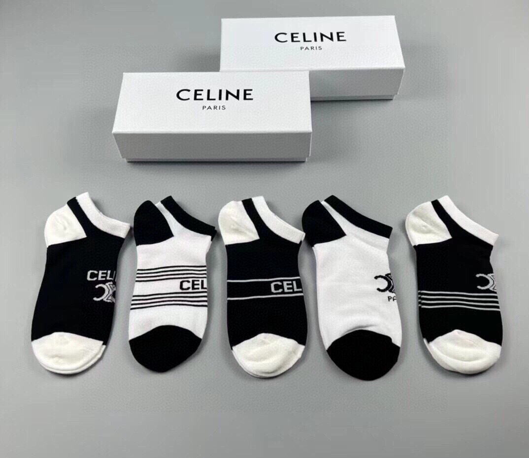 CELINE赛琳️新品女款短袜子一盒五双提花经典标志纯棉材质制造透气舒适超级nice️超火爆小单品大牌出