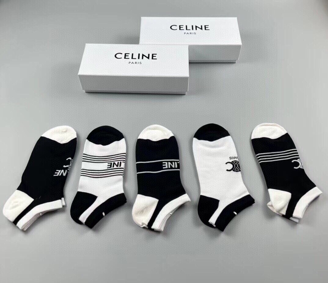 CELINE赛琳️新品女款短袜子一盒五双提花经典标志纯棉材质制造透气舒适超级nice️超火爆小单品大牌出