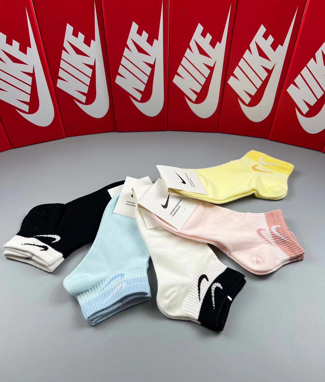 NIKE耐克新品女款袜子️JUSTDOIT.️logo超级nice️火爆全网的马卡龙色系️绝对是你这个春