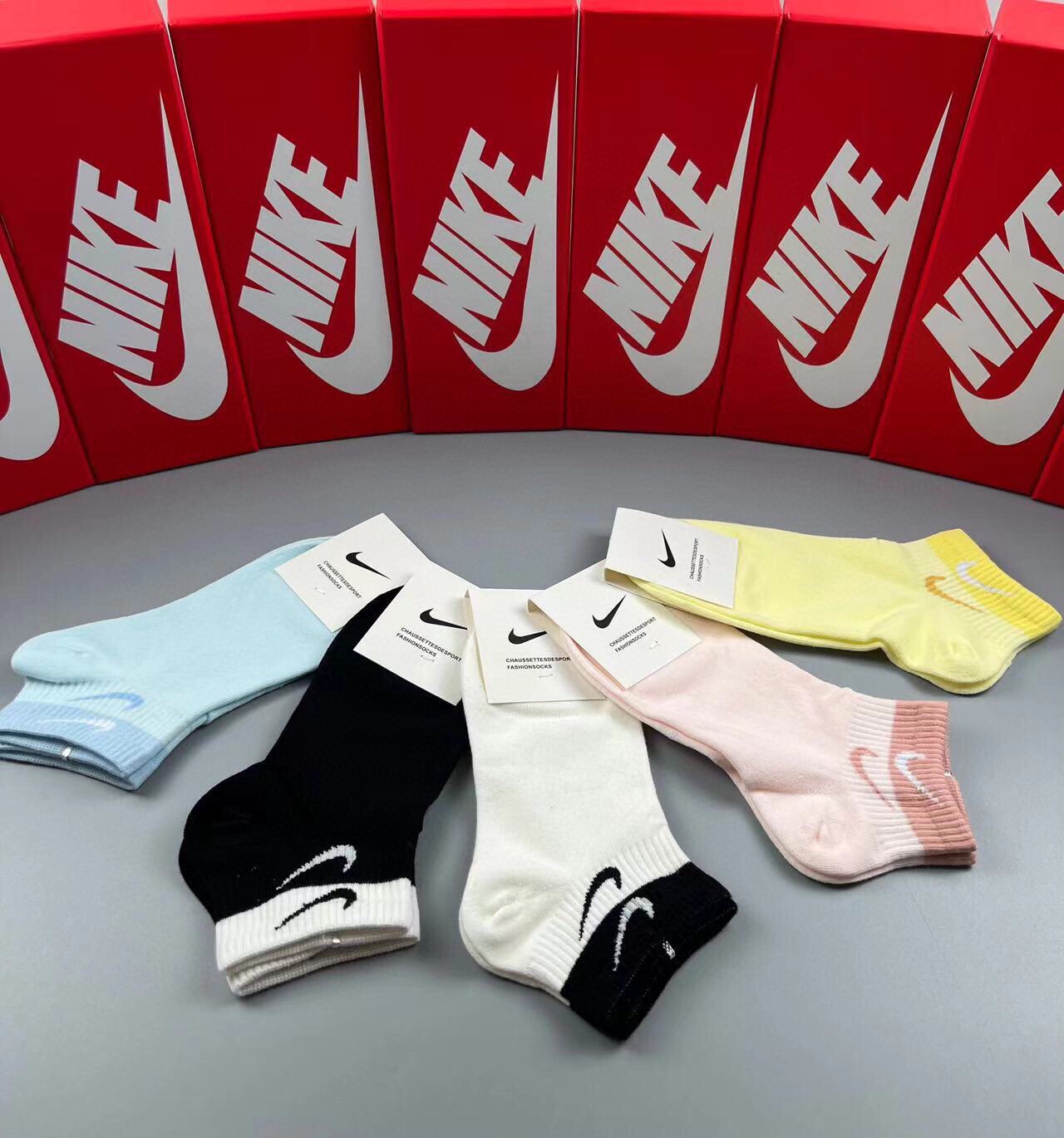 NIKE耐克新品女款袜子️JUSTDOIT.️logo超级nice️火爆全网的马卡龙色系️绝对是你这个春