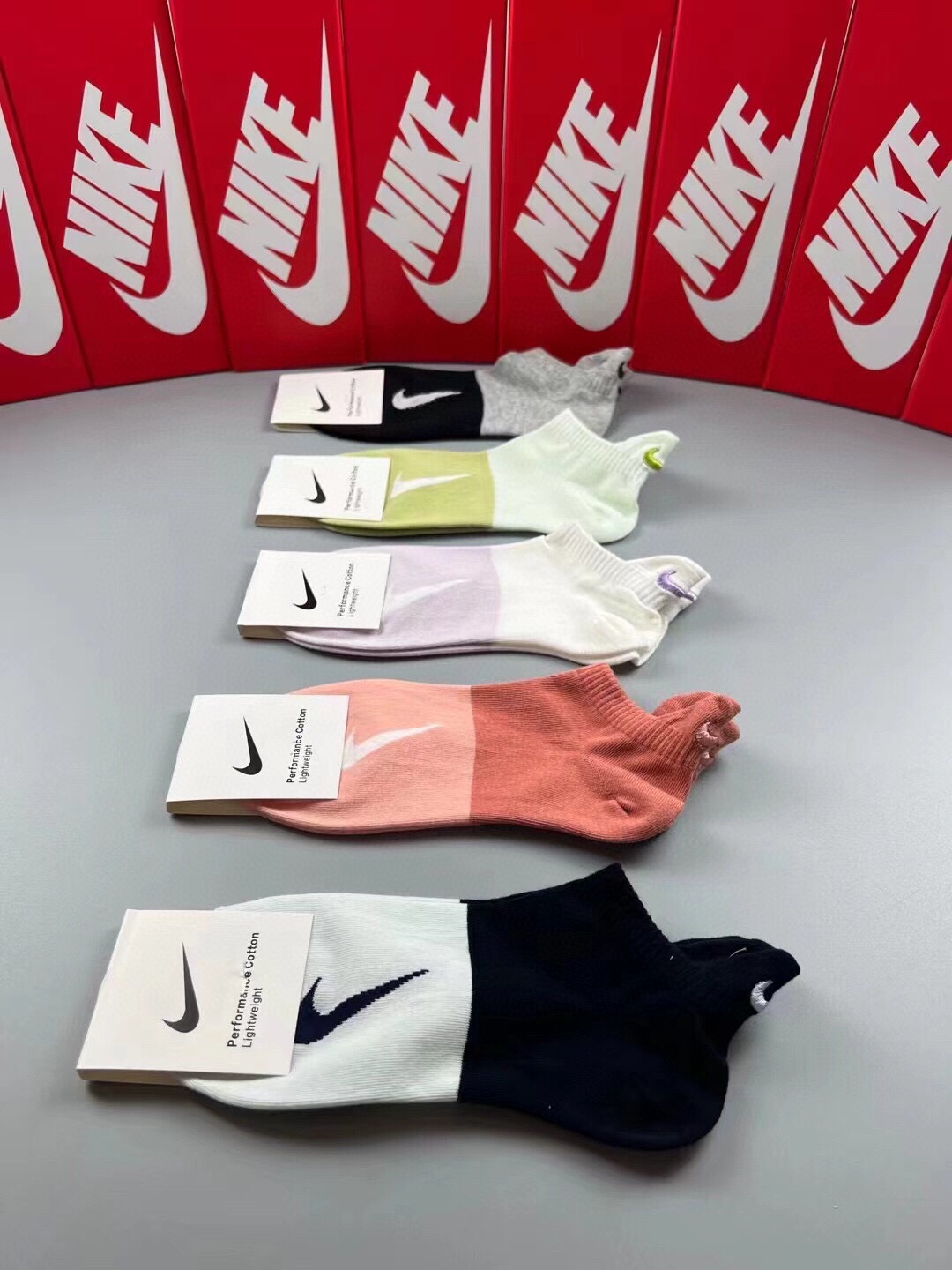 NIKE耐克新品女款短袜️JUSTDOIT.️logo超级nice️火爆全网的马卡龙色系️罗口处设计惊艳