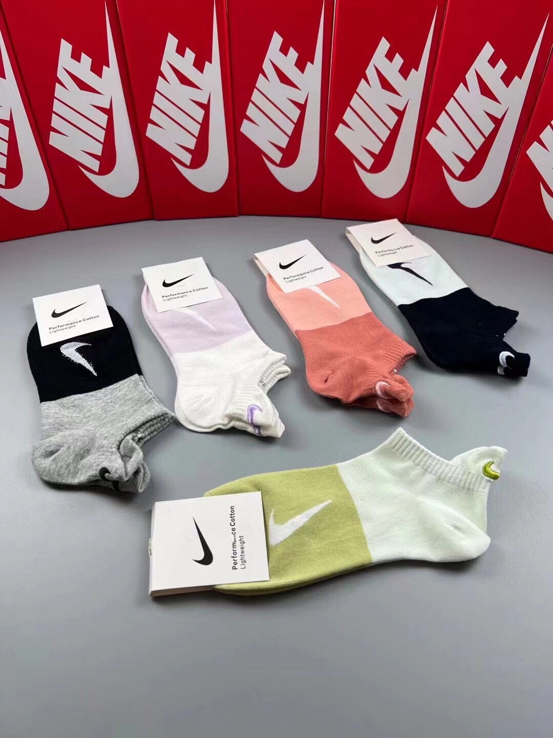 NIKE耐克新品女款短袜️JUSTDOIT.️logo超级nice️火爆全网的马卡龙色系️罗口处设计惊艳