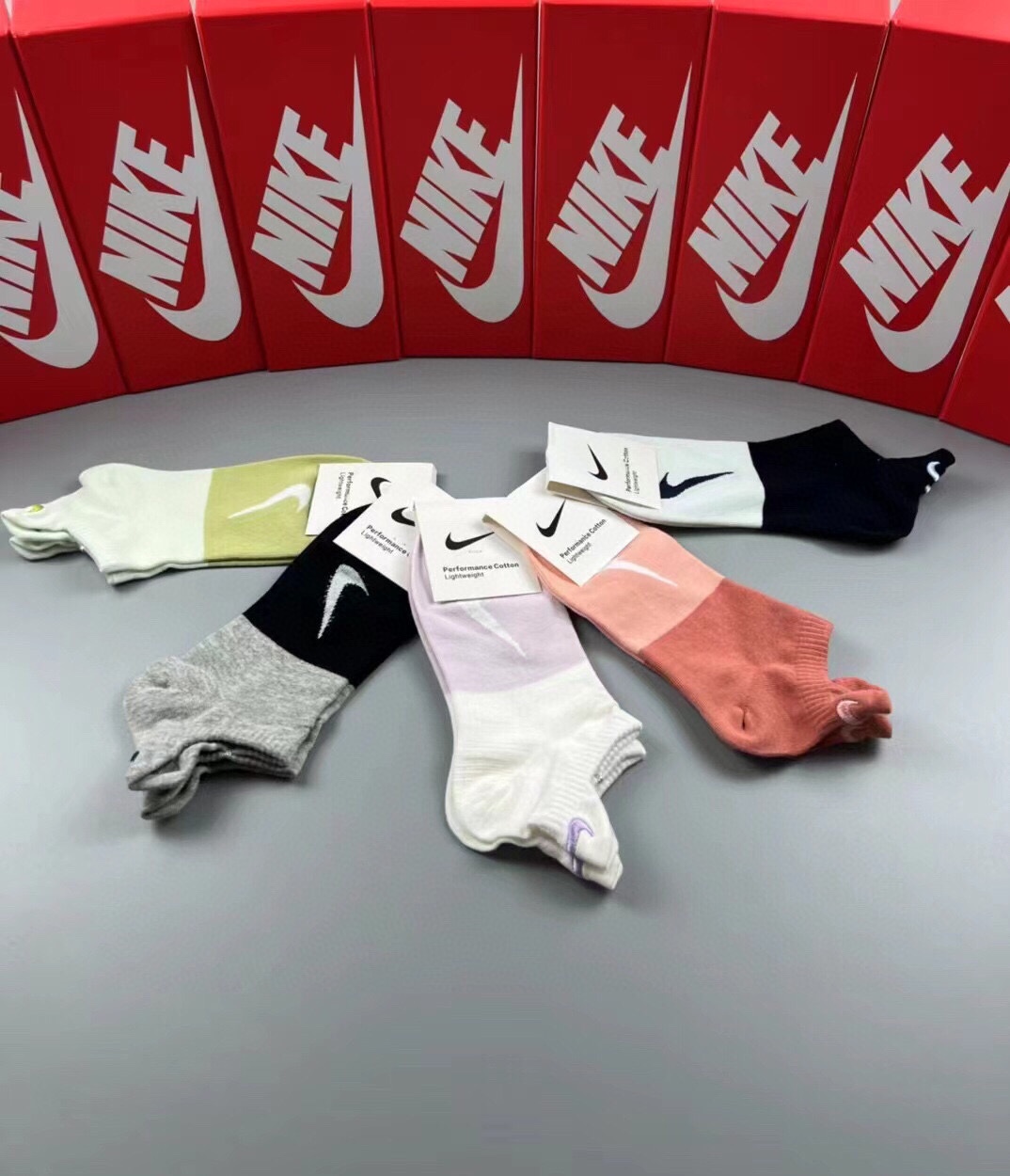 NIKE耐克新品女款短袜️JUSTDOIT.️logo超级nice️火爆全网的马卡龙色系️罗口处设计惊艳