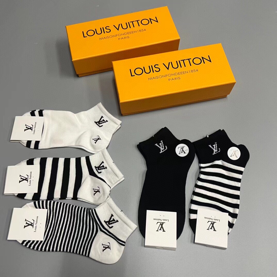 LouisVuitton路易威登️驴家新品女款袜子️一盒五双提花驴家经典logo纯棉材质制造透气舒适超级