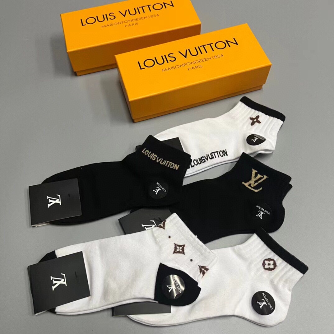 LouisVuitton路易威登️驴家新品男款袜子️一盒五双提花驴家经典logo纯棉材质制造透气舒适超级